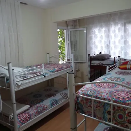 Hzd Hostel *